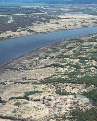1994년 시화호 건설 이후 갯벌의 변화 양상-8년후 의 사진