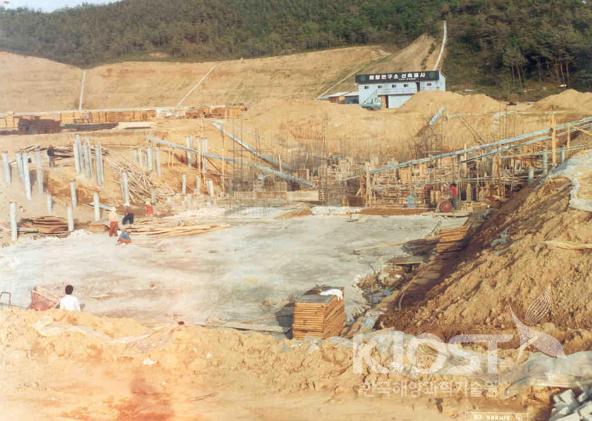건설 공사 현장 (본관동 지하부분, 1983) 의 사진