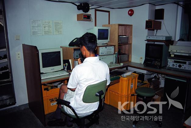 온누리호 관측 장비실(Dry Laboratory of R/V Onnuri) 의 사진