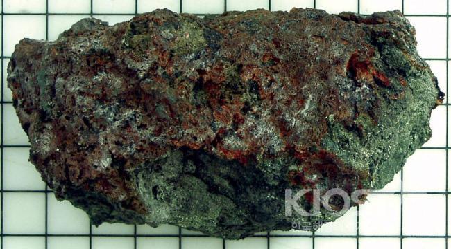 Cobalt-rich manganese crust form the SW pacific 의 사진