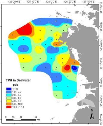 태안해역 표층해수 내 총석유계탄화수소의 농도분포 (국내 수질기준은 10 ppb) 의 사진