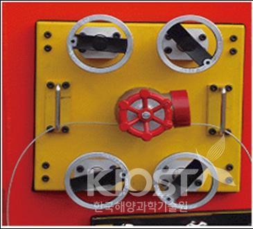 자력을 이용한 선박파공 긴급봉쇄장치 시작품(밸브 형) 의 사진