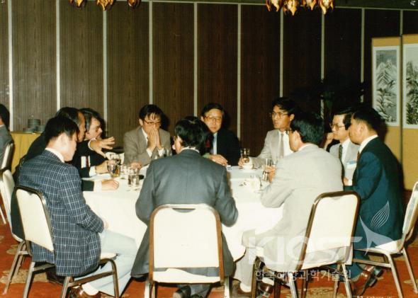 83년 국내외 한국과학기술자 춘계 학술회의 의 사진