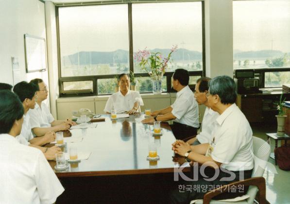 김진현 과기처 장관 방소 의 사진