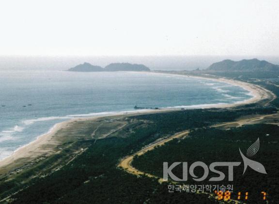 북한원전 건설 후보지 앞 바다(1998) 의 사진