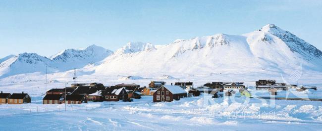 북극 다산과학기지가 있는 니알슨(늬 올레순) 과학기지촌 전경 의 사진