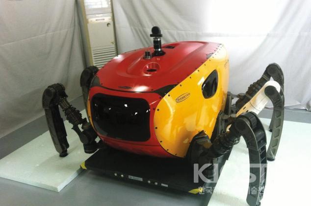 미래의 잠수정 크랩스터(CR-200) 모형 의 사진