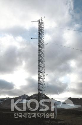 온실기체 플럭스 연구 플랫폼인 다산기지의 관측 타워 의 사진