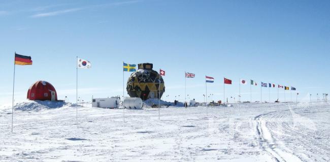 북극 그린란드 neem빙하 시추 현장(2008) 의 사진