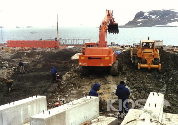 남극세종기지 건설(1987) 의 사진
